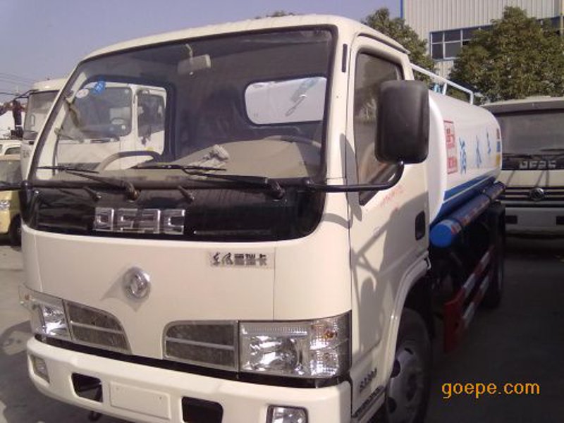 成龙威洒水车